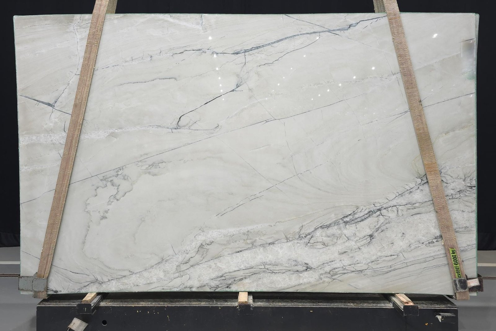 Quartzite slab with continuous veining, suitable for a full-height backsplash, at KJM Stones